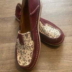 COPY - Women’s ARIAT cruiser loafers 9
